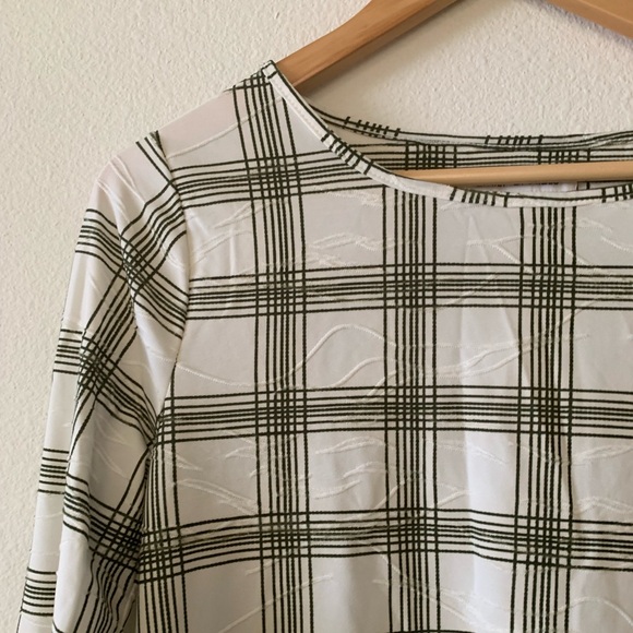 🌿 Boutique Emily Daniel’s white green plaid tunic shirt top - Picture 2 of 2